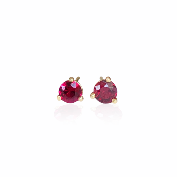 25673 14kt Yellow gold round ruby .24 carats stud earrings